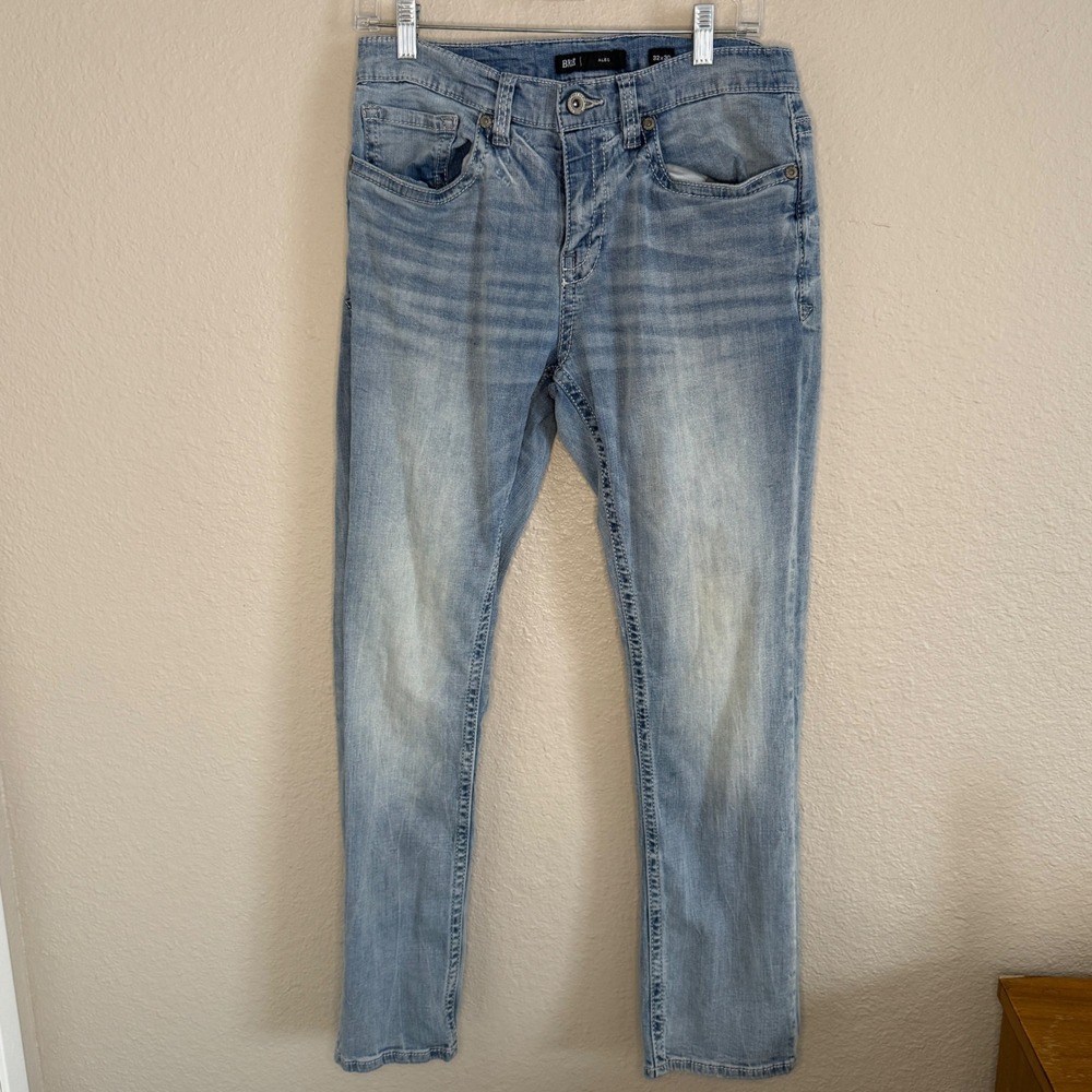 BKE Buckle Alec Slim Fit Jeans Mens 32x30 Light Wash Denim Wiskers Faded Blue